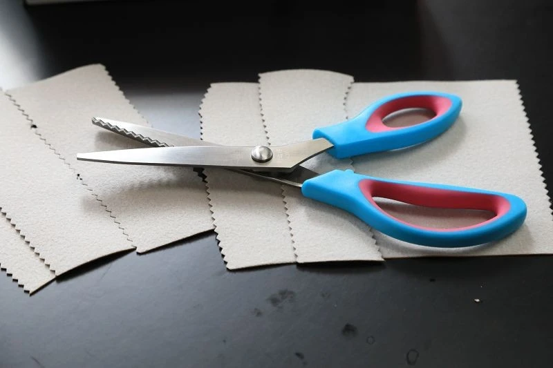 Stainless Steel Bicolor Zigzag Scissors suppliers